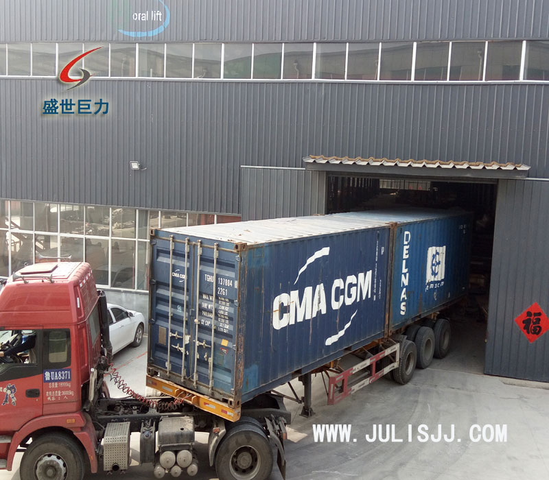 导轨式升降机出口中