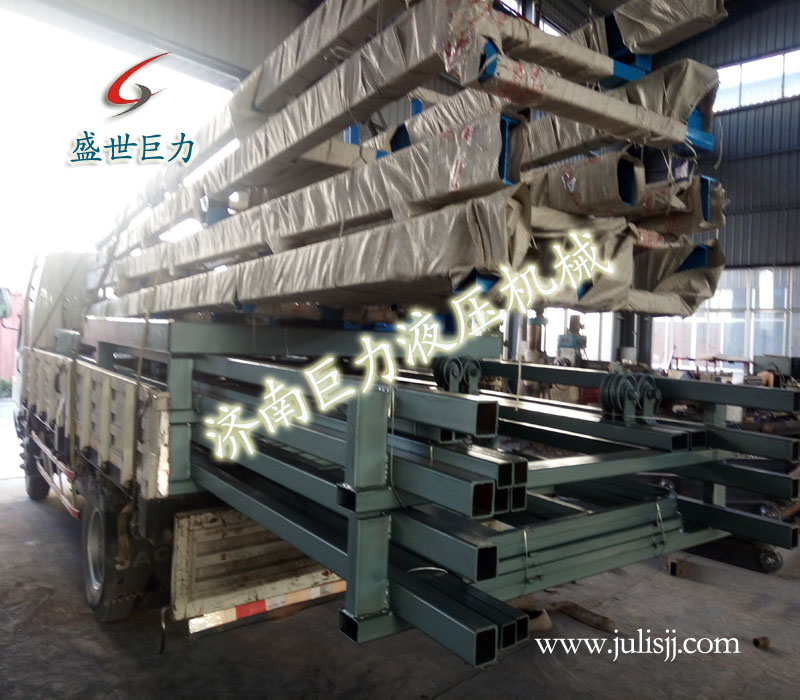 导轨式液压升降平台发往济南